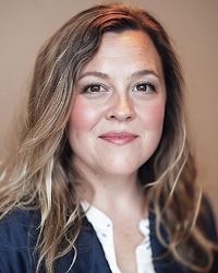 portrait of Sharon McCauley