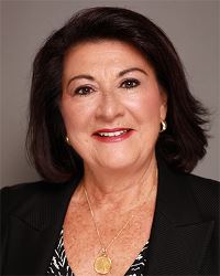 portrait of Sharon McCauley