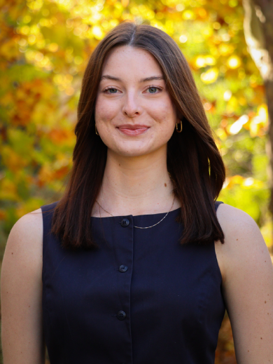 Headshot. Paige Helmling